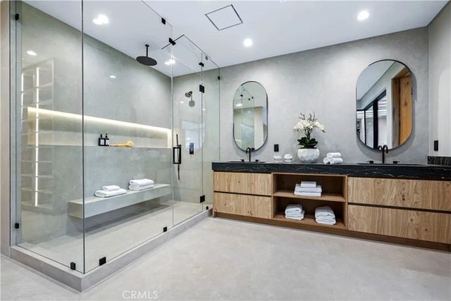 14812 Huston Street, Sherman Oaks, CA 91403