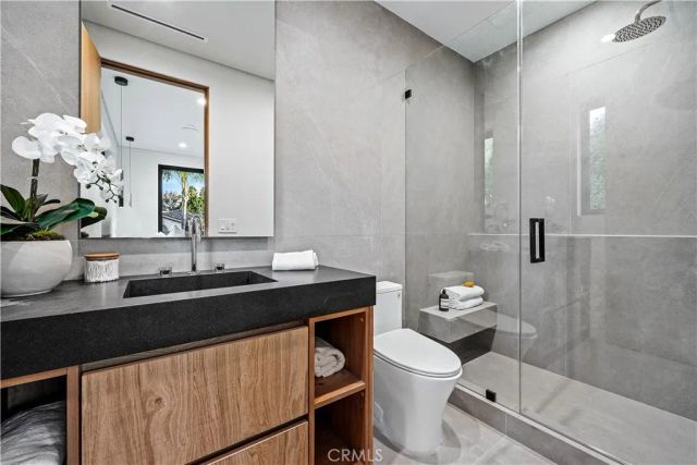 14812 Huston Street, Sherman Oaks, CA 91403