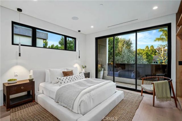 14812 Huston Street, Sherman Oaks, CA 91403