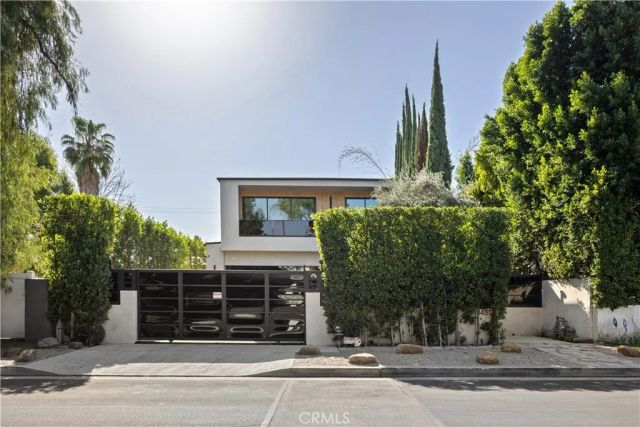 14812 Huston Street, Sherman Oaks, CA 91403