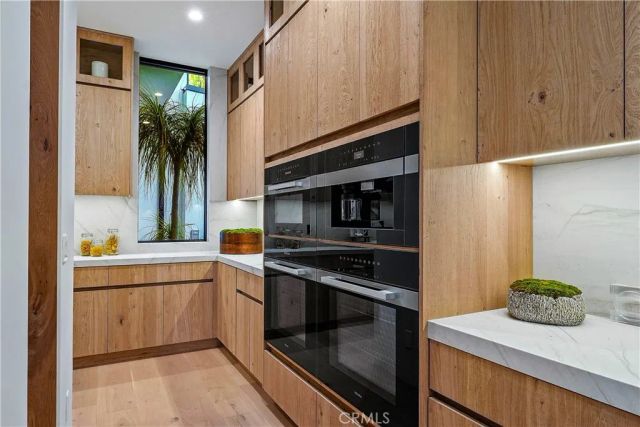 14812 Huston Street, Sherman Oaks, CA 91403