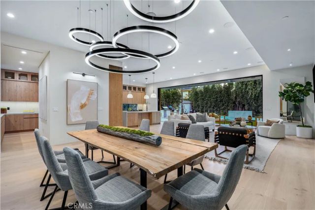 14812 Huston Street, Sherman Oaks, CA 91403