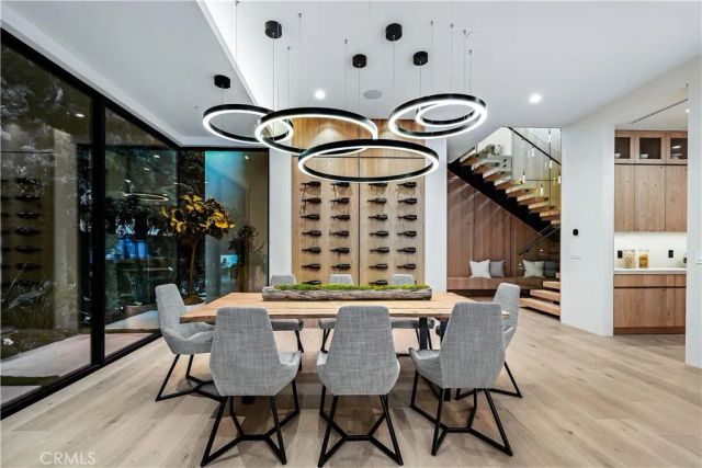 14812 Huston Street, Sherman Oaks, CA 91403