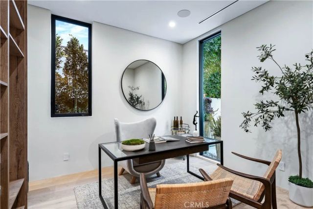 14812 Huston Street, Sherman Oaks, CA 91403