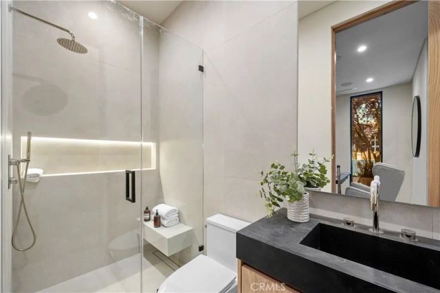 14812 Huston Street, Sherman Oaks, CA 91403