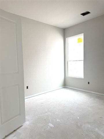 103 Backwood PASS, Taylor, TX 76574