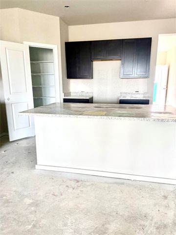 103 Backwood PASS, Taylor, TX 76574