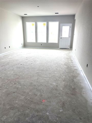 103 Backwood PASS, Taylor, TX 76574