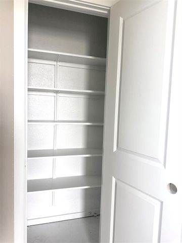 103 Backwood PASS, Taylor, TX 76574