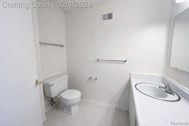 1935 Axtell Drive 3, Troy, MI 48084