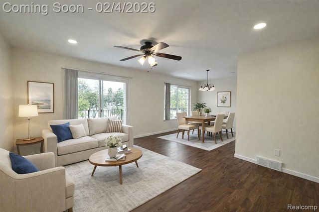 1935 Axtell Drive 3, Troy, MI 48084