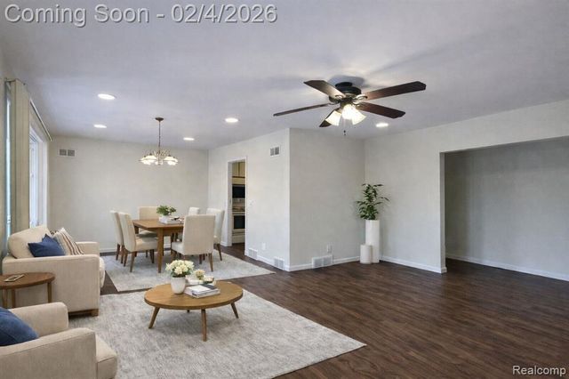 1935 Axtell Drive 3, Troy, MI 48084