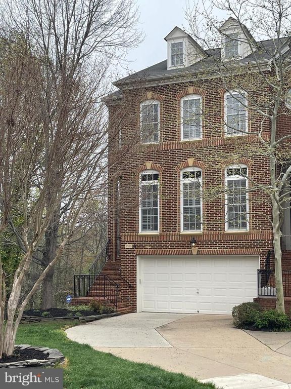 7046 MUNDY POINT CT, Fort Belvoir, VA 22060