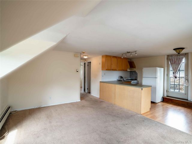 9 Satterie Avenue, Valley Stream, NY 11580