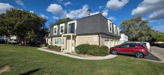2125 N GINGER CREEK Drive 2125, Palatine, IL 60074