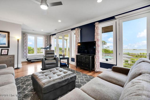 531 E Seaview Road, Wilmington, NC 28409