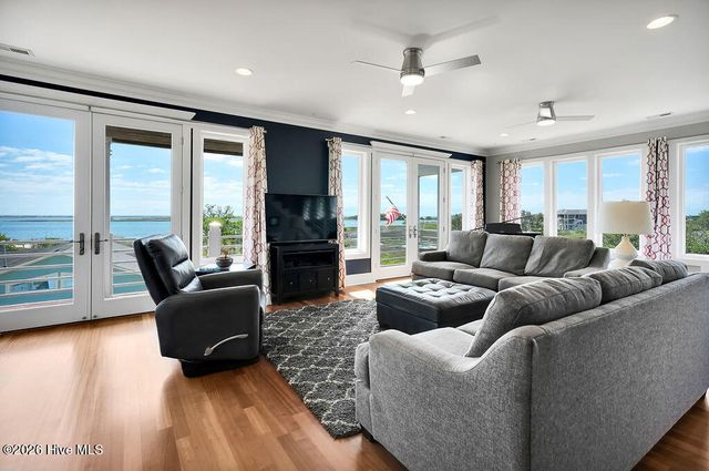 531 E Seaview Road, Wilmington, NC 28409