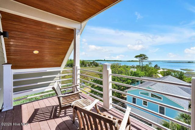 531 E Seaview Road, Wilmington, NC 28409