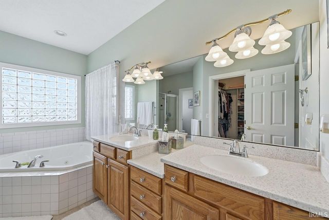 4200 W Windy Meadows Court, Muncie, IN 47304