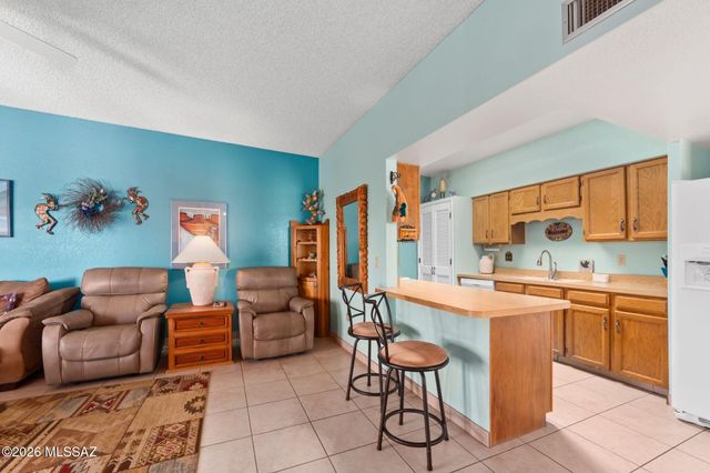 1212 W Calle Alcazar, Green Valley, AZ 85622