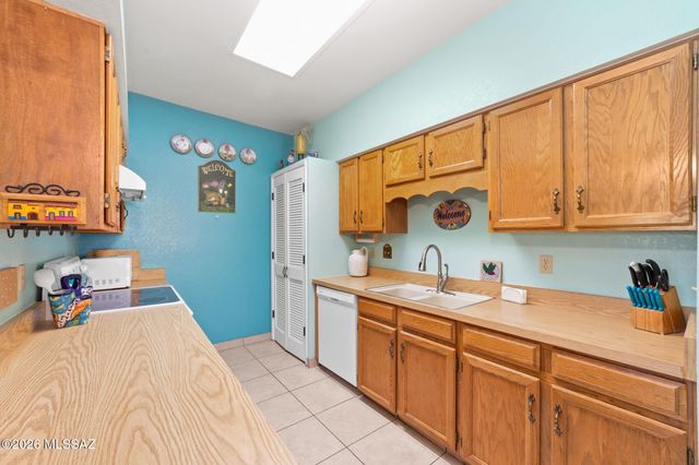 1212 W Calle Alcazar, Green Valley, AZ 85622