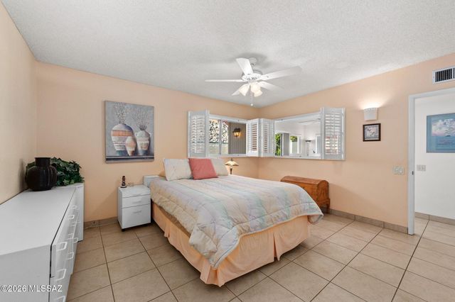 1212 W Calle Alcazar, Green Valley, AZ 85622