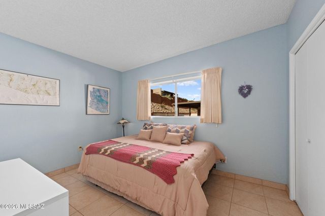1212 W Calle Alcazar, Green Valley, AZ 85622