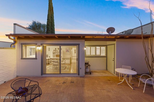 1212 W Calle Alcazar, Green Valley, AZ 85622