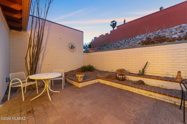 1212 W Calle Alcazar, Green Valley, AZ 85622