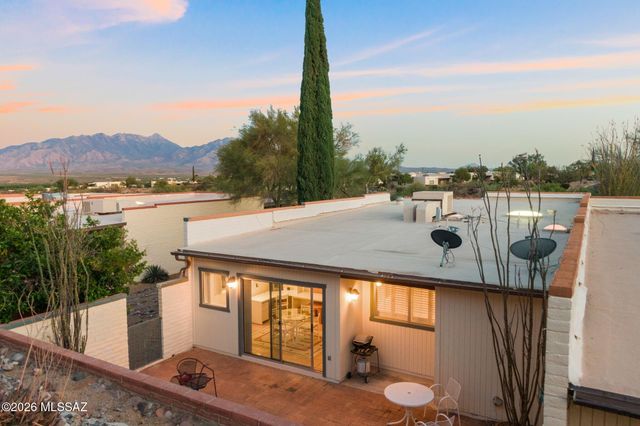 1212 W Calle Alcazar, Green Valley, AZ 85622