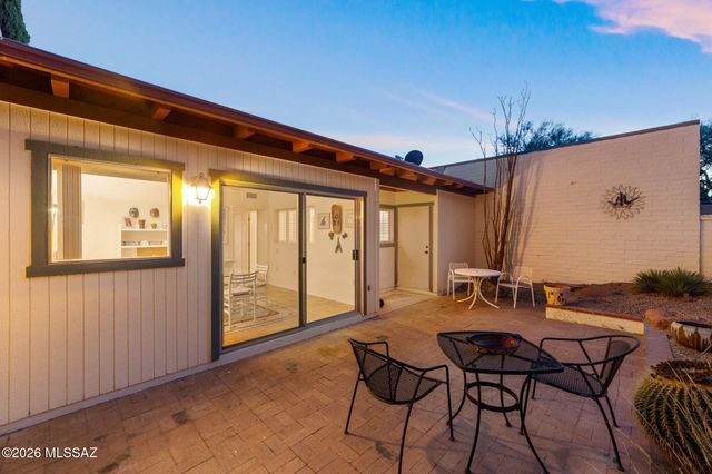 1212 W Calle Alcazar, Green Valley, AZ 85622