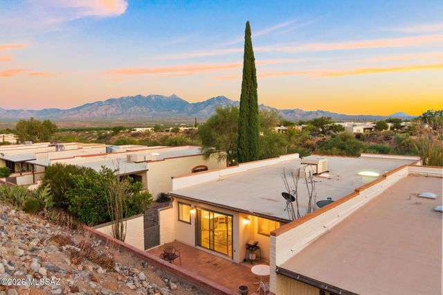 1212 W Calle Alcazar, Green Valley, AZ 85622
