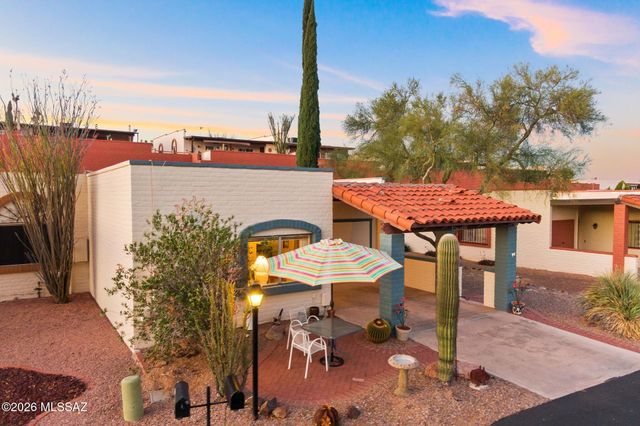 1212 W Calle Alcazar, Green Valley, AZ 85622