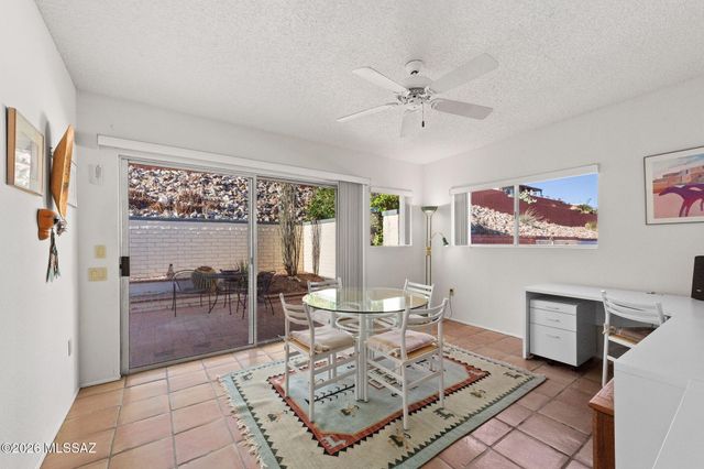 1212 W Calle Alcazar, Green Valley, AZ 85622