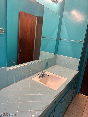 2394 Janice Drive, Southington, OH 44470