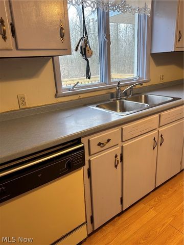 2394 Janice Drive, Southington, OH 44470