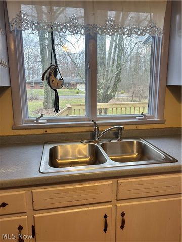 2394 Janice Drive, Southington, OH 44470