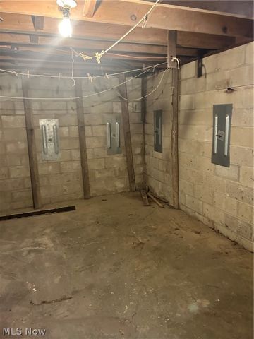 2394 Janice Drive, Southington, OH 44470