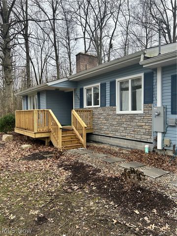 2394 Janice Drive, Southington, OH 44470