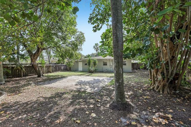 1115 NW 7th Ave, Fort Lauderdale, FL 33311