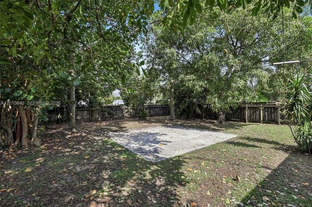 1115 NW 7th Ave, Fort Lauderdale, FL 33311