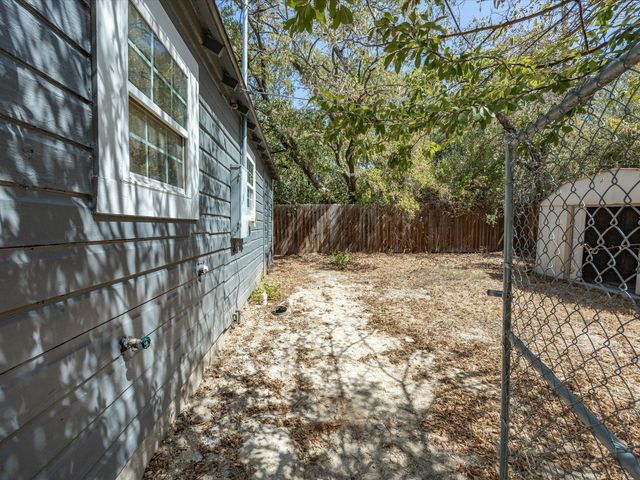 6933 Hatch Road, Lake Worth, TX 76135