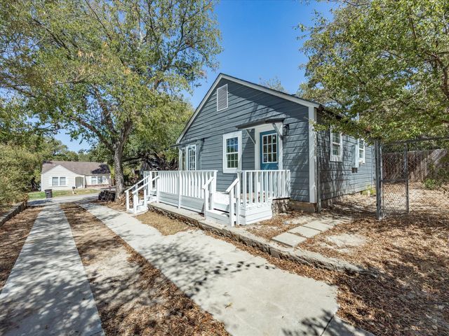 6933 Hatch Road, Lake Worth, TX 76135