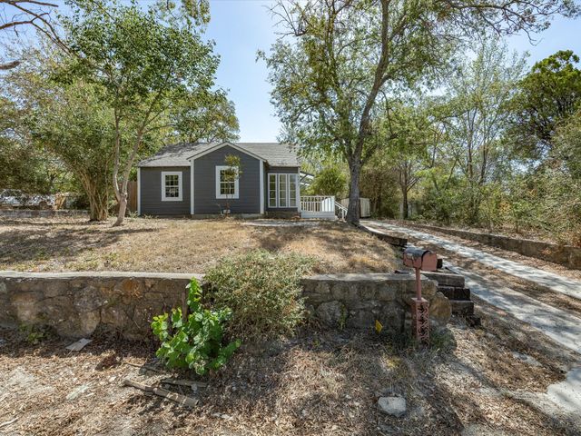 6933 Hatch Road, Lake Worth, TX 76135
