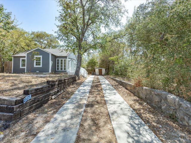 6933 Hatch Road, Lake Worth, TX 76135