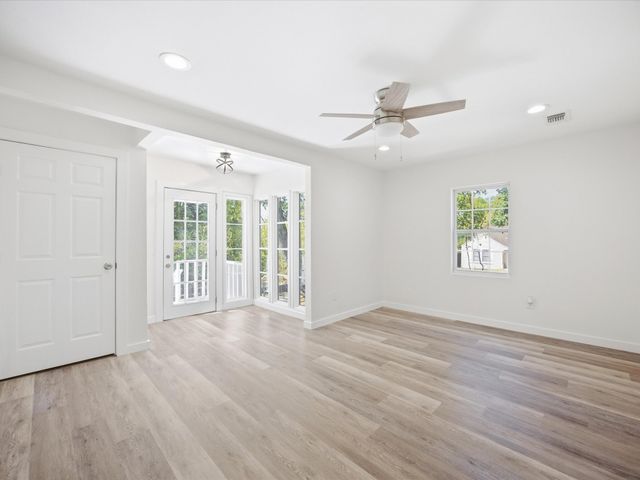 6933 Hatch Road, Lake Worth, TX 76135
