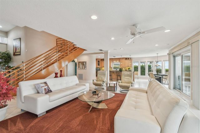 119 CARLYLE CIRCLE, Palm Harbor, FL 34683