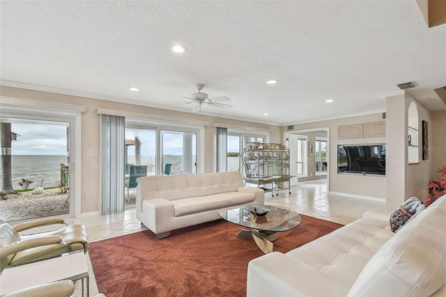 119 CARLYLE CIRCLE, Palm Harbor, FL 34683