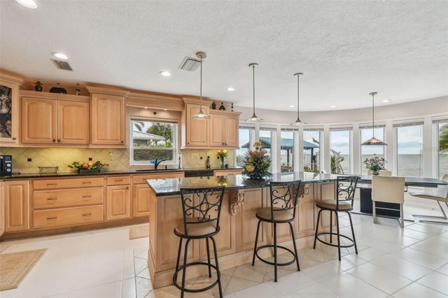 119 CARLYLE CIRCLE, Palm Harbor, FL 34683
