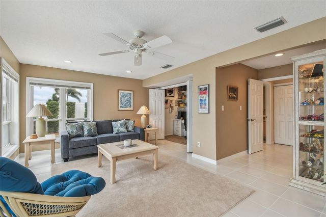 119 CARLYLE CIRCLE, Palm Harbor, FL 34683